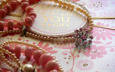 Bijoux vintages : des accessoires d’antan portés au gout du jour