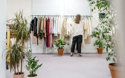 La mode éthique dans une box de vêtements pour femme