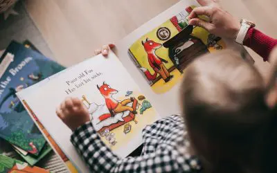 Comment éduquer les enfants à lire au lieu de manipuler une tablette?