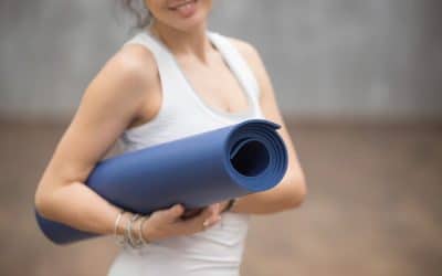Quels sont les avantages d’un tapis de yoga épais pour votre confort ?